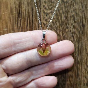 18 Inch 925 Sterling Silver Rustic Flower In Resin Pendant Necklace